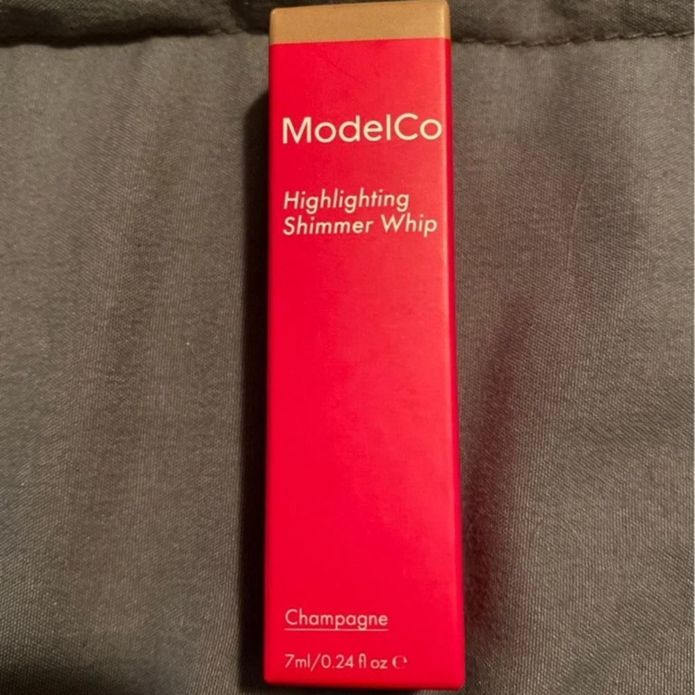 ModelCo highlighting shimmer whip